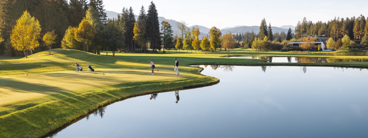 Der Golfplatz in Westendorf ist umgeben von der herrlichen Bergkulisse der Kitzbüheler Alpen, © Golfclub Westendorf/Mathäus Gartner