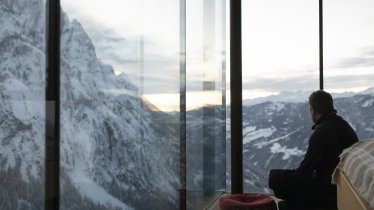             Raufgehen um runterzukommen: Der Blick aus den großen Panoramafenstern hat schon so manchen Besucher näher zu sich selbst gebracht.