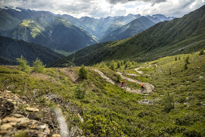 Auch wenn man f&uuml;r immer in Kals bleiben m&ouml;chte: Bergab mit dem Bike und dann per Wildwasserboot raus aus dem Tal ist ein Abenteuer, das man nicht &uuml;berall erleben kann., © TVB Osttirol - Andreas Meyer