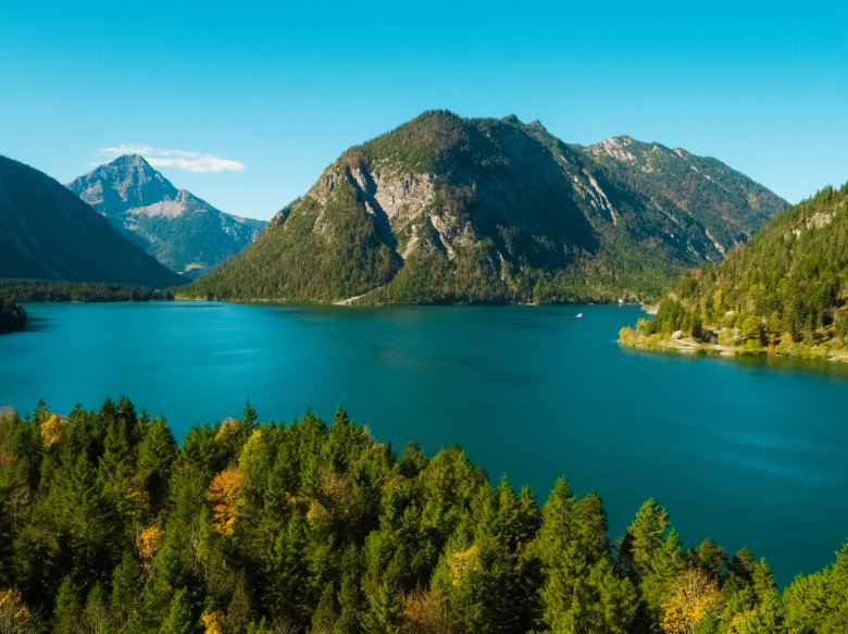 Der herbstliche Plansee. (c) Naturparkregion Reutte/ Robert Eder, © Naturparkregion Reutte, Robert Eder