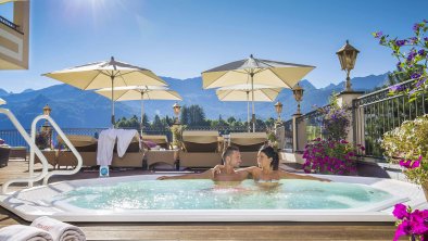 https://images.seekda.net/AT_IQ_007/hotel-alpen-herz-whirlpool-05-1920.jpg