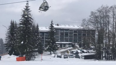 Lage direkt neben der Skipiste