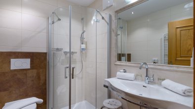 Hotel_Alpenherz_Gerlos_130_Zimmer_206_Badezimmer