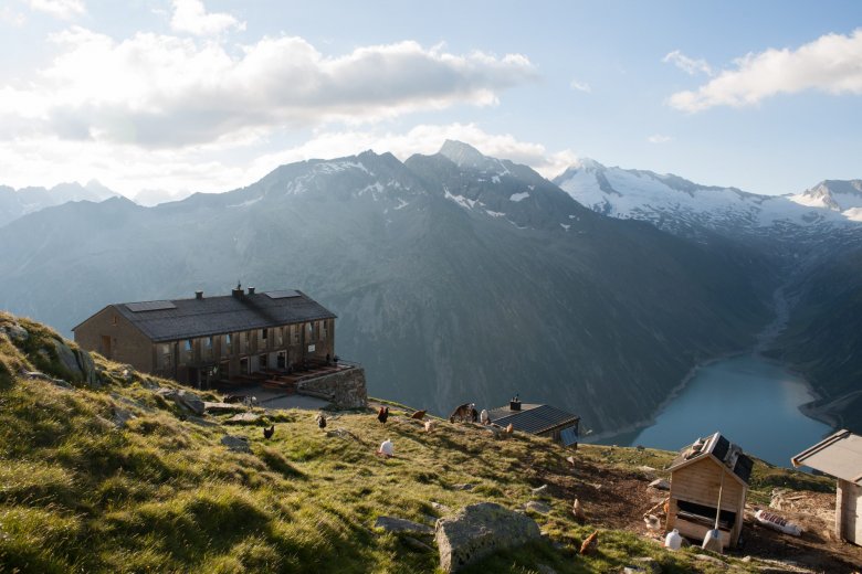 Oesterreich Austria, Tirol Tyrol, Zillertal, alpine chalet cottage, Olperer Huette 07/2016
