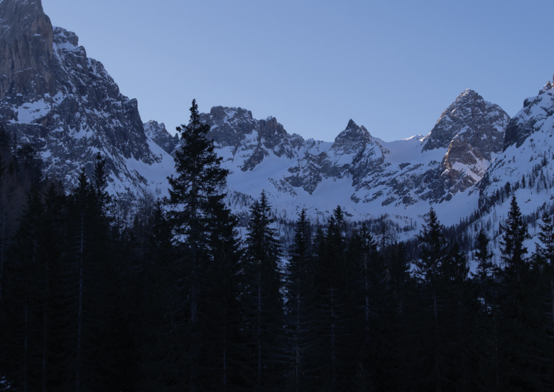             Prächtiger Ausblick in die Lienzer Dolomiten. Allerdings gilt: je klarer der Himmel, desto kälter die Nacht.

          
