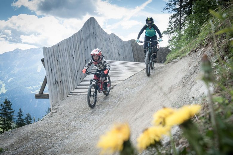 Mountainbiken mit Mama.