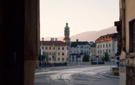 Blick von der Höttinger Gasse auf die Innsbrucker Altstadt