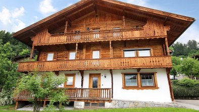 Zillertal-Fuegen-Haus-Thoma-Huber-Haus-Sommer