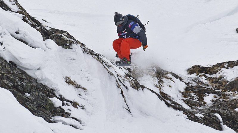 Der Tiroler Snowboarder Clemens Bergmann in Gurgl, © Anton Brey