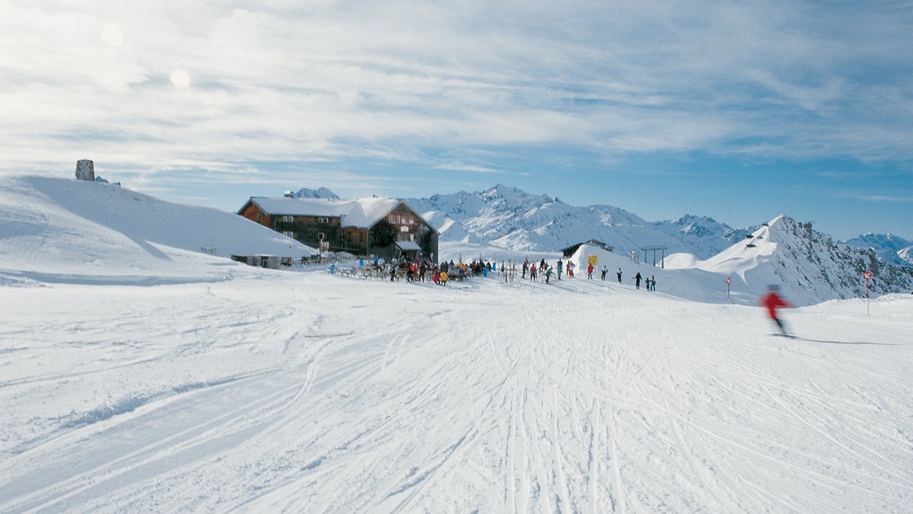 Ulmer Hütte im Skigebiet St. Anton, © Andreas Lettmayer