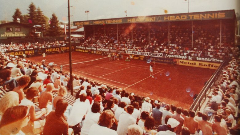 Das Kitzb&uuml;heler Tennisstadion in den 80er Jahren., © Archiv Generali Open Kitzbühel