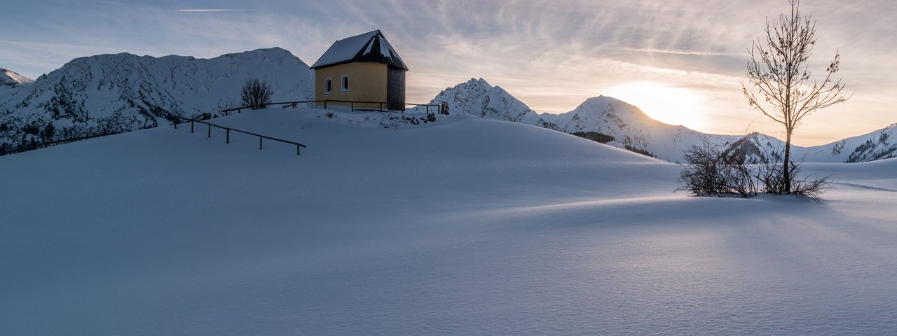Tief verschneite Winterlandschaft im Tannheimer Tal, © TVB Tannheimer Tal/Achim Meurer