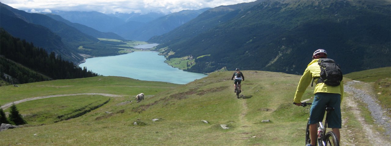 Bikeschaukel Etappe 01: Reschensee, © Tirol Werbung/Esther Wilhelm