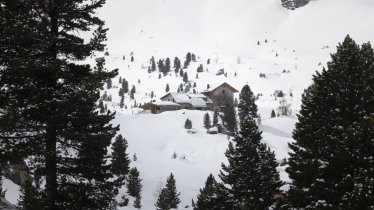             Die Lizumer Hütte: Ausgangspunkt für zahlreiche Skitouren in den Tuxer Alpen.