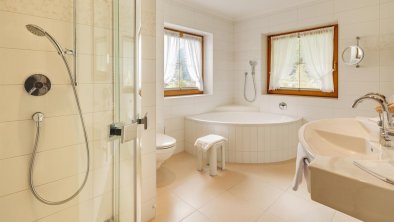 Wohnen - Edenlehen & Penthouse Suite - Badezimmer, © Hotel Edenlehen