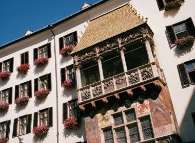 Das Wahrzeichen Innsbrucks: Das Goldene Dachl.
, © Tirol Werbung, George Marshall