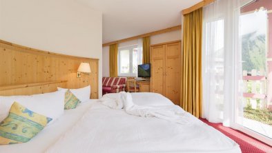 FAMILOTEL_KAISERHOF_ZIMMER_86-5251-Bearbeitet