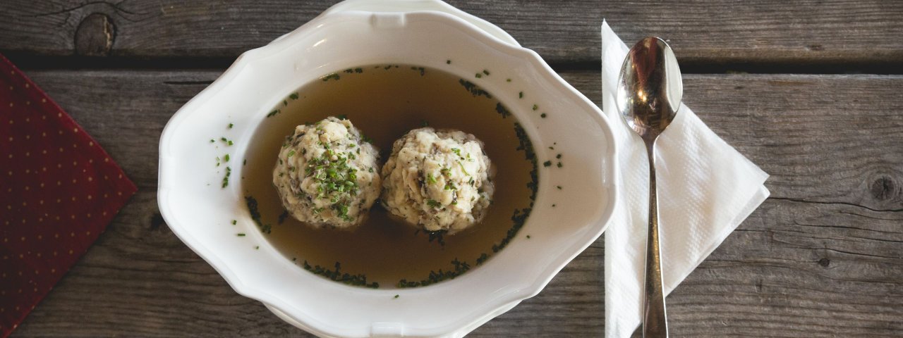 Tiroler Speckknödel, © Tirol Werbung/Bert Heinzlmeier