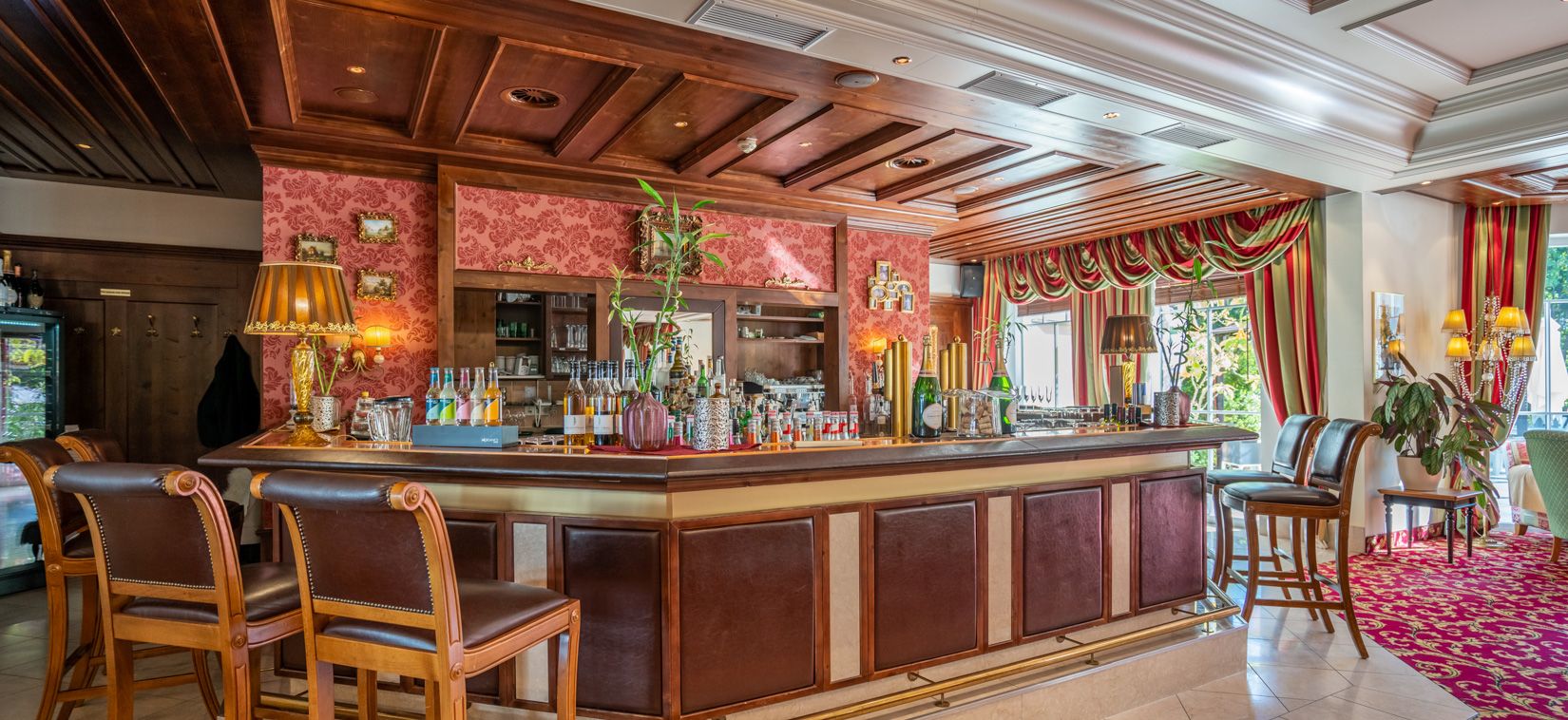 Bar im Grandhotel Lienz