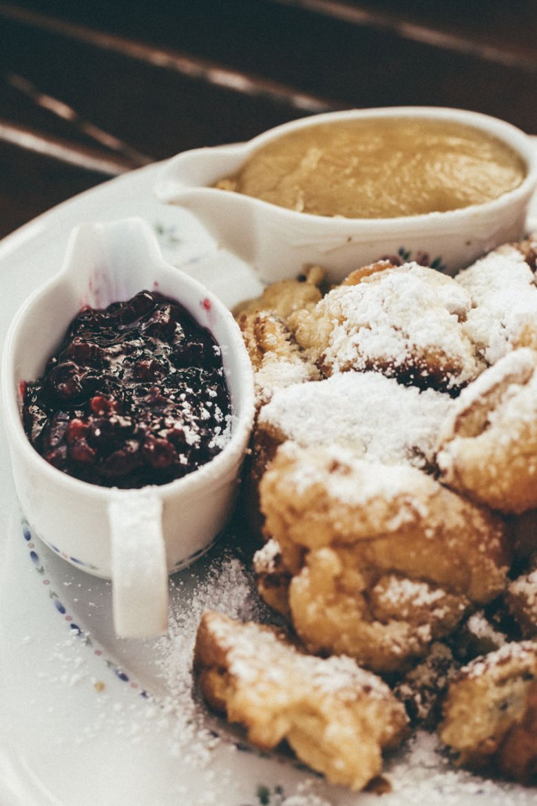 Kaiserschmarren Schalber Alm (c) Tirol Werbung_Carlos Blanchard