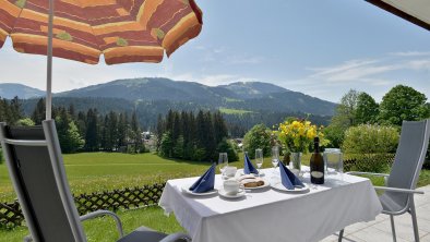 Terrasse Sommer 1, © Hannes Dabernig