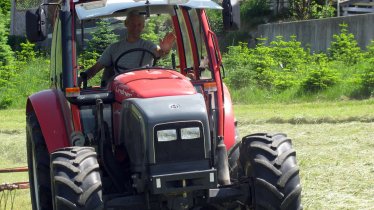 Traktorfahren am Familienbauernhof Tunelhof in Weerberg