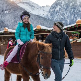 Ponyreiten bei der Achensee Weihnacht, © Tirol Werbung/Michael Grössinger