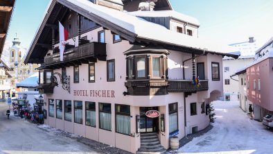 Hotel_Fischer_St.Johann_Tirol_Hausansicht_Winter_d