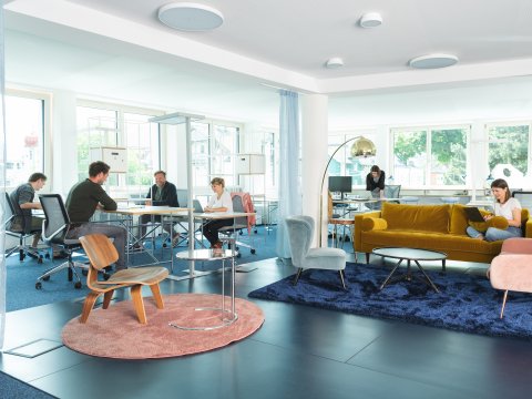 Mit 800 m2 ist &bdquo;Das Wundervoll&ldquo; einer der gr&ouml;&szlig;ten Coworking-Spaces Tirols., © Das Wundervoll