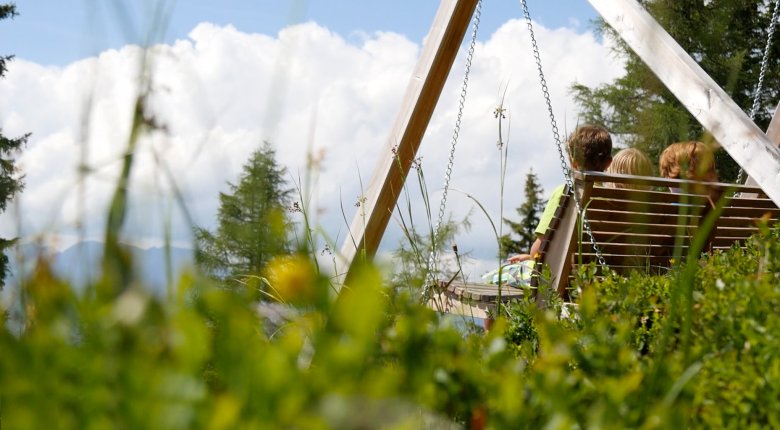 Schaukeln im Lauserland am Wiedersberger Horn in Alpbach ©Alpbachtal Seenland Tourismus / Alpbacher Bergbahnen