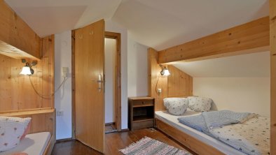 https://images.seekda.net/AT_UAB7-09-27-80/Stabhuette-Schwendberg-649-Schlafzimmer4-web.jpg