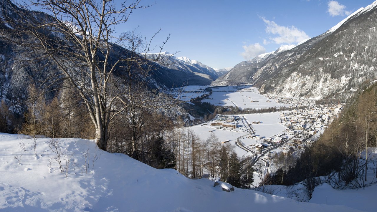 Blick ins Ötztal im Winter, © Ötztal Tourismus