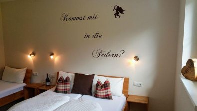 Zillertal-Aschau-Landhaus Sporer-Dreibettzimmer 2-